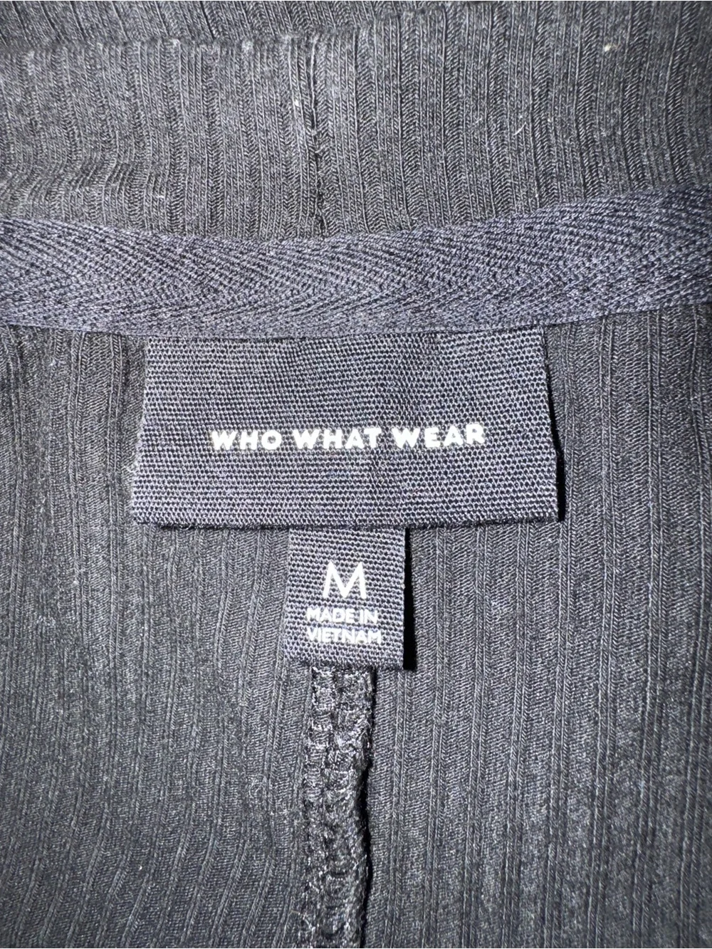 Who What Wear Black Ribbed Button-Front V-Neck Top
